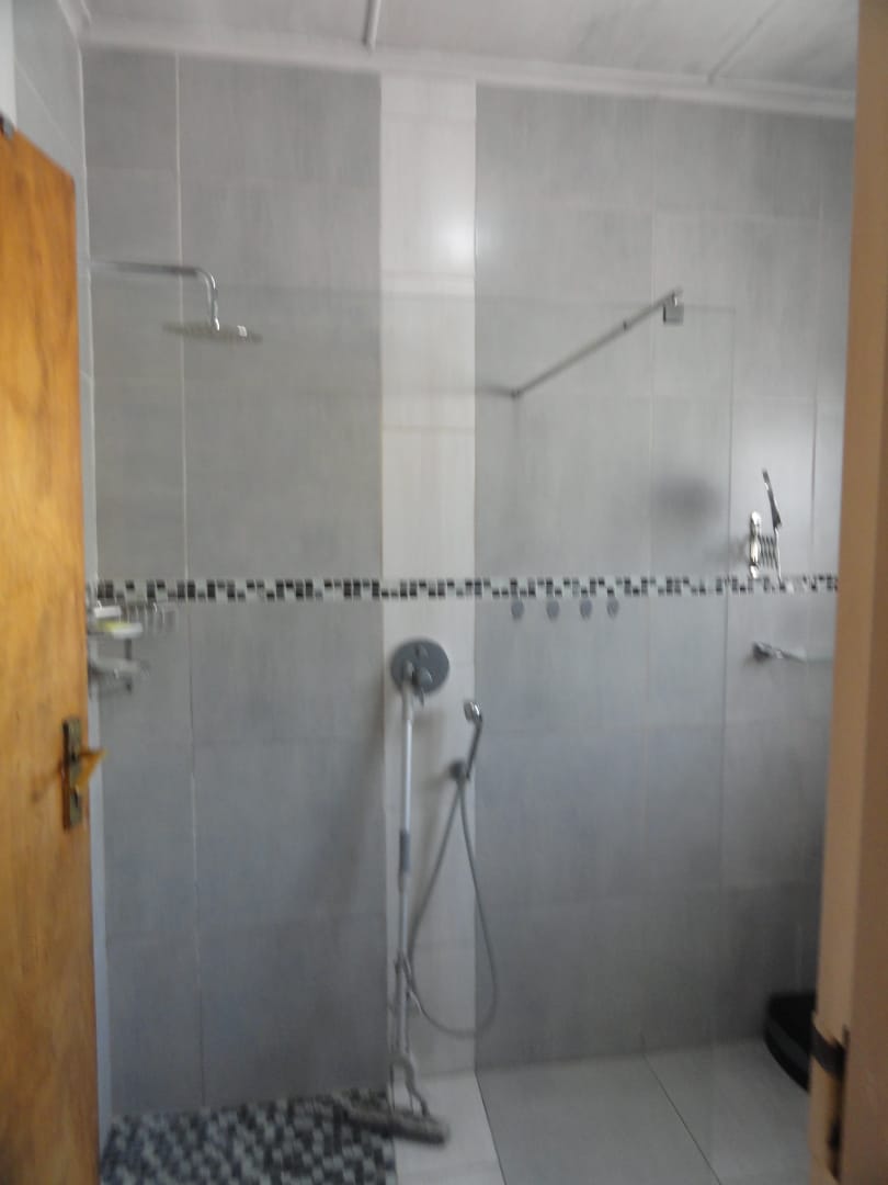 4 Bedroom Property for Sale in Avondale Western Cape